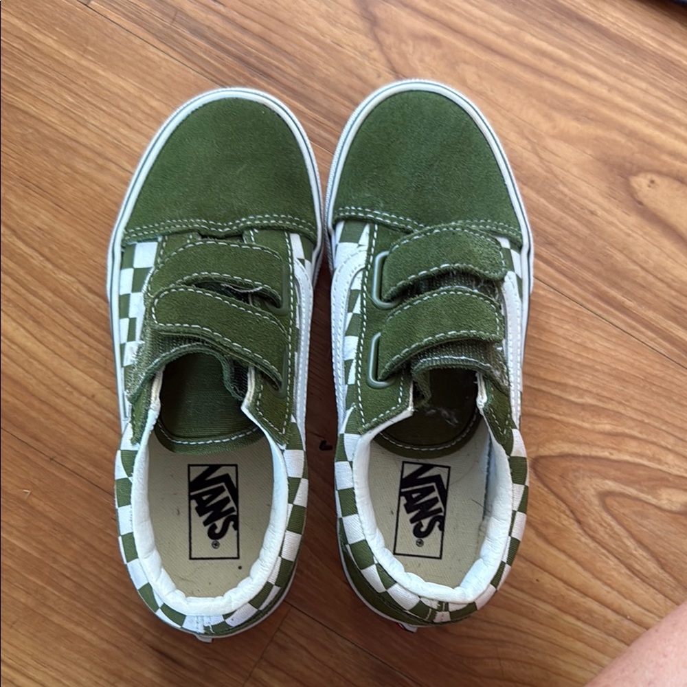 Vans Green and White Sneakers Classic Low-Top Design